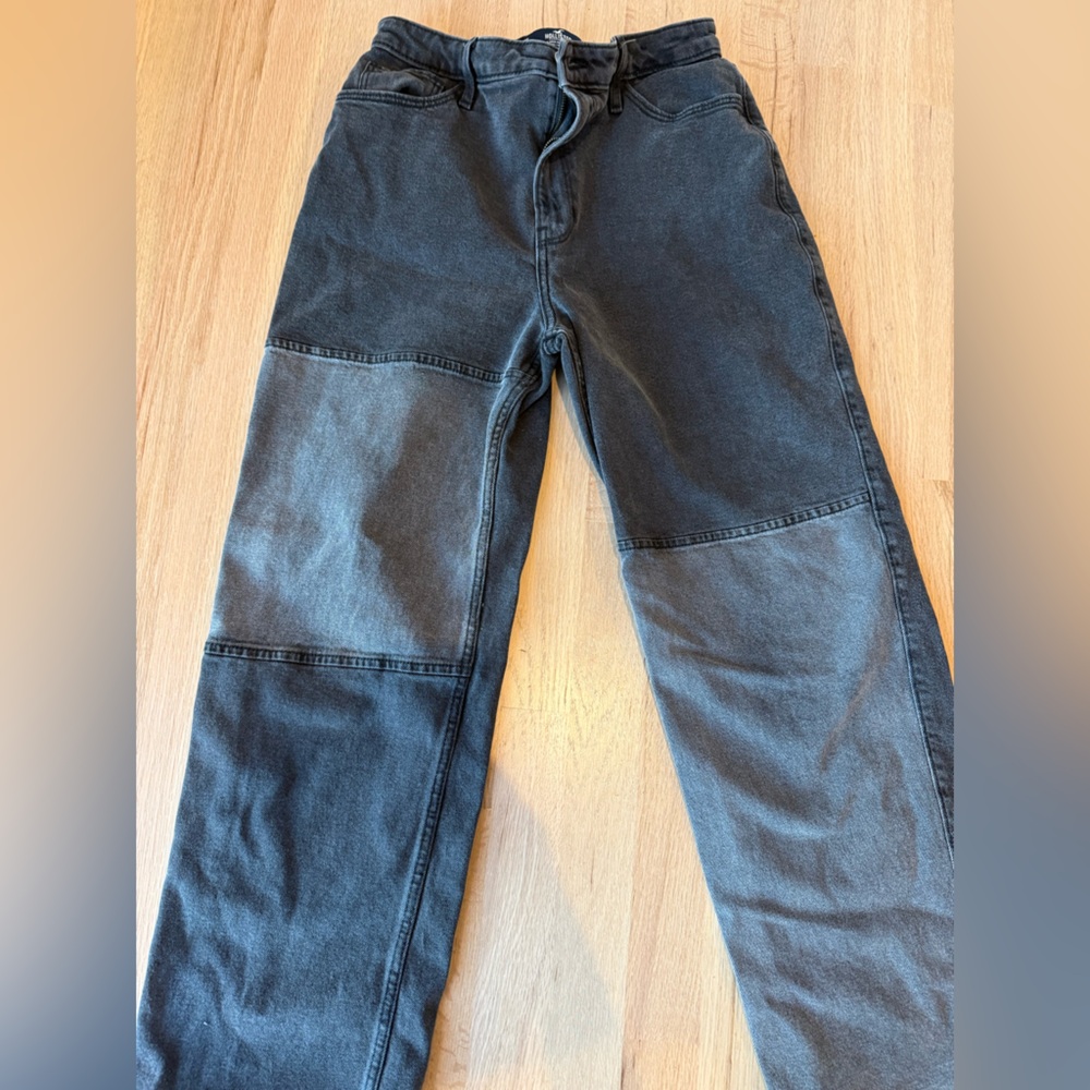 Hollister Women’s Black and Gray (patched) Relaxed fit Jeans (sz 28, inseam ~24) - Picture 2 of 9